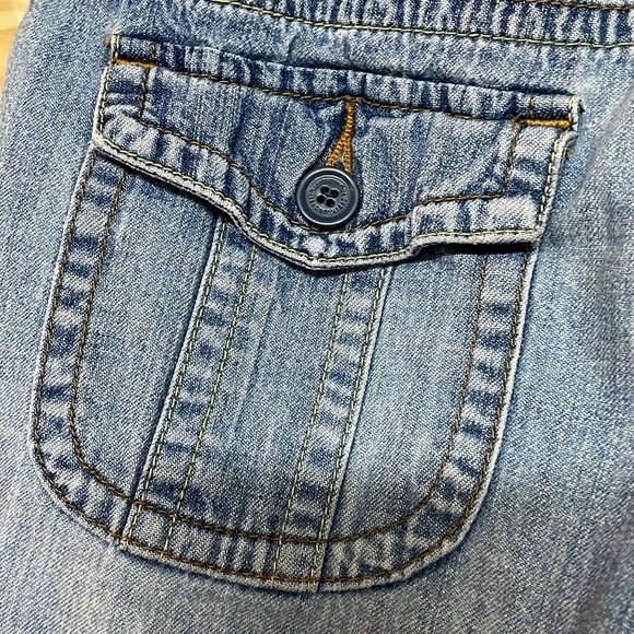 Union Bay size 5 Blue Denim Mid-rise 3” Inseam Shorts with Button Back Pockets - Picture 5 of 11